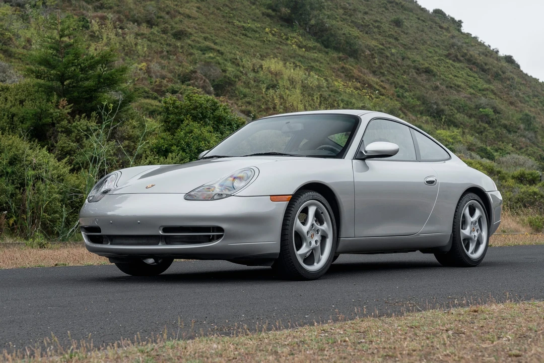 2001 Porsche 996 Carrera 4 - Image 6 of 31