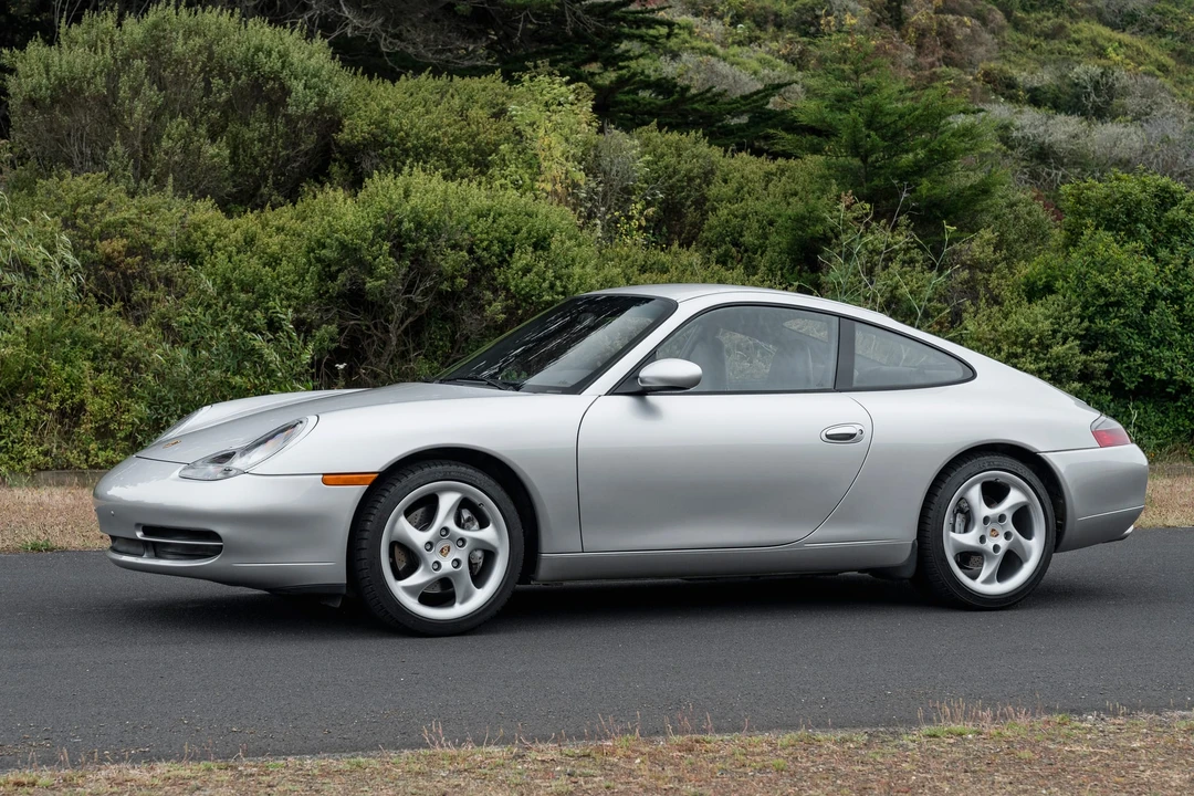 2001 Porsche 996 Carrera 4 - Image 3 of 31