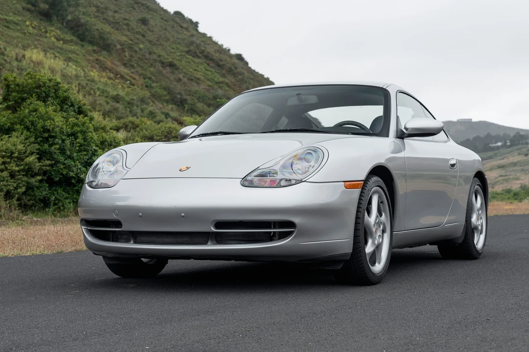 2001 Porsche 996 Carrera 4 - Image 9 of 31