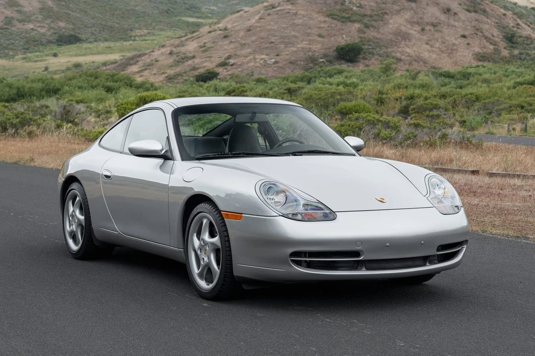 2001 Porsche 996 Carrera 4 - Image 27 of 31