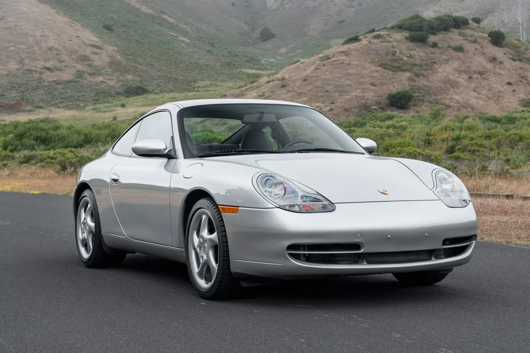 2001 Porsche 996 Carrera 4 - Image 28 of 31