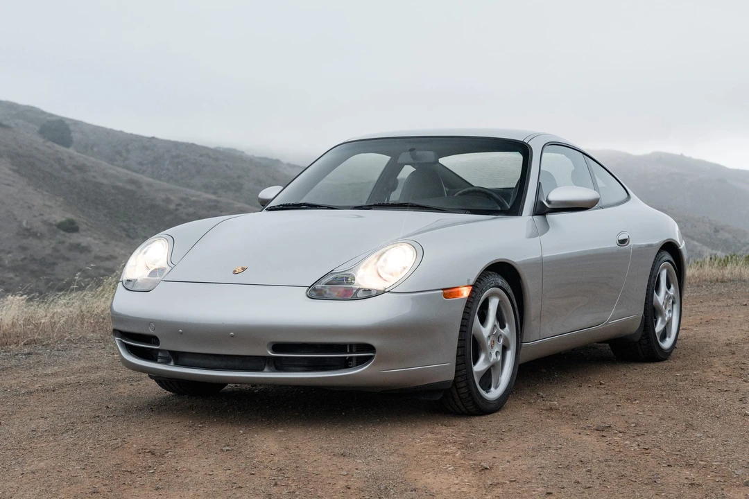 2001 Porsche 996 Carrera 4 - Image 13 of 31
