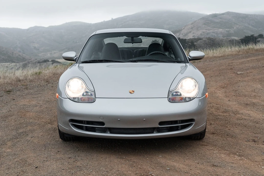 2001 Porsche 996 Carrera 4 - Image 18 of 31