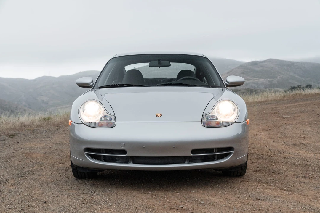 2001 Porsche 996 Carrera 4 - Image 19 of 31
