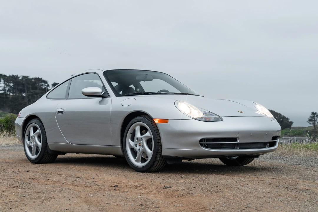 2001 Porsche 996 Carrera 4 - Image 24 of 31