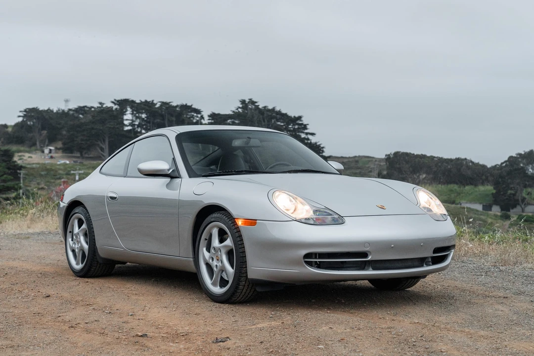 2001 Porsche 996 Carrera 4 - Image 20 of 31
