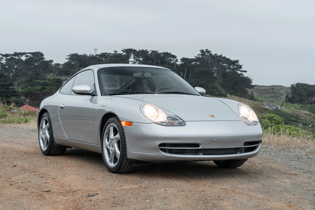 2001 Porsche 996 Carrera 4 - Image 21 of 31