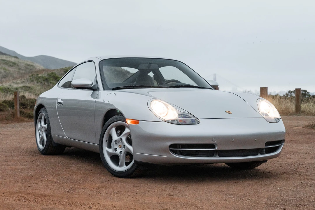 2001 Porsche 996 Carrera 4 - Image 22 of 31