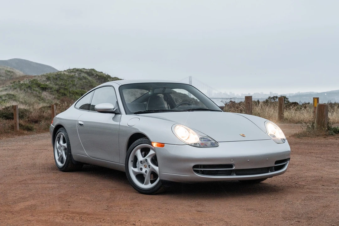 2001 Porsche 996 Carrera 4 - Image 23 of 31