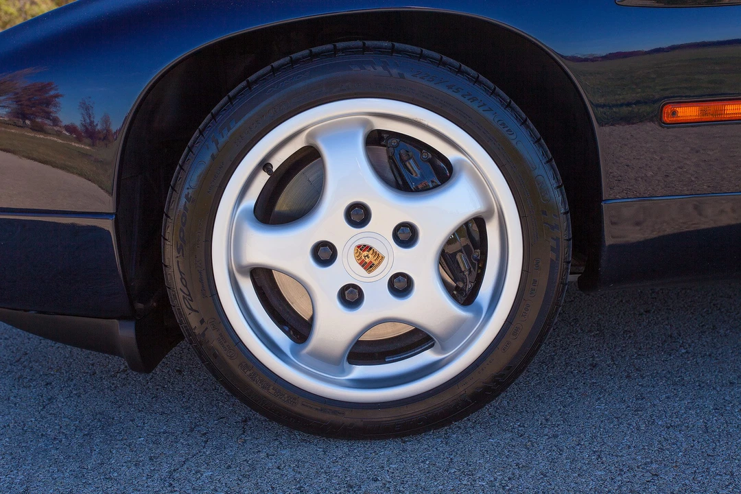 1992 Porsche 928 GTS - Image 28 of 31