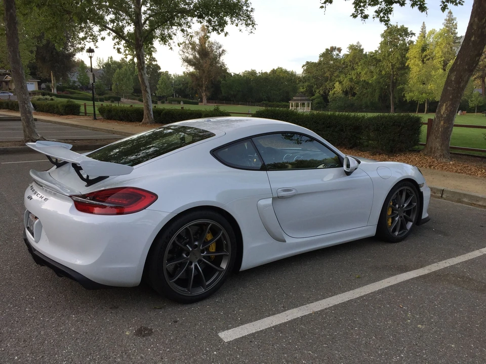 2016 Porsche 981 Cayman GT4 - Image 4 of 15