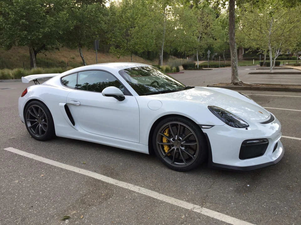 2016 Porsche 981 Cayman GT4 - Image 2 of 15