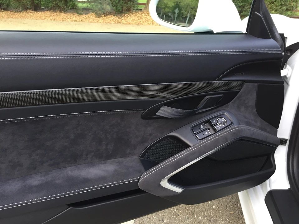 2016 Porsche 981 Cayman GT4 - Image 9 of 15