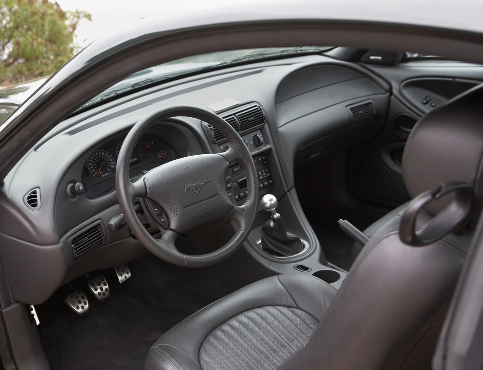 2001 Ford SN95 Mustang - Image 8 of 11
