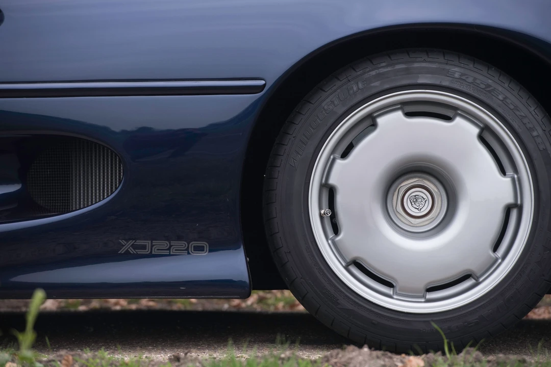 1993 Jaguar XJ220 - Image 24 of 31