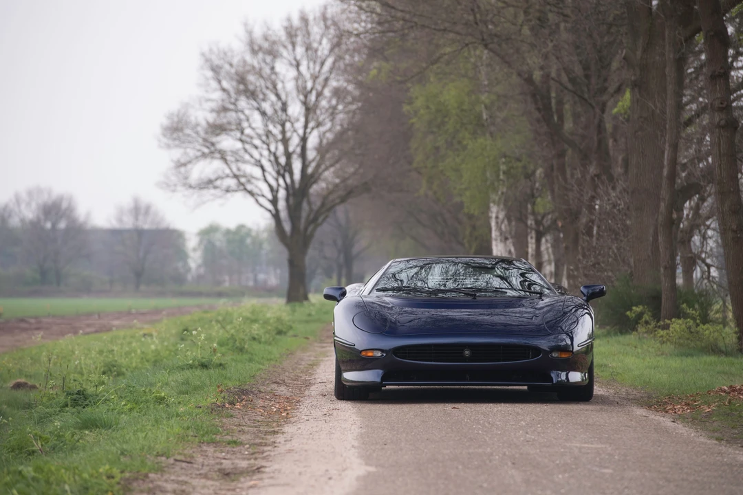 1993 Jaguar XJ220 - Image 13 of 31