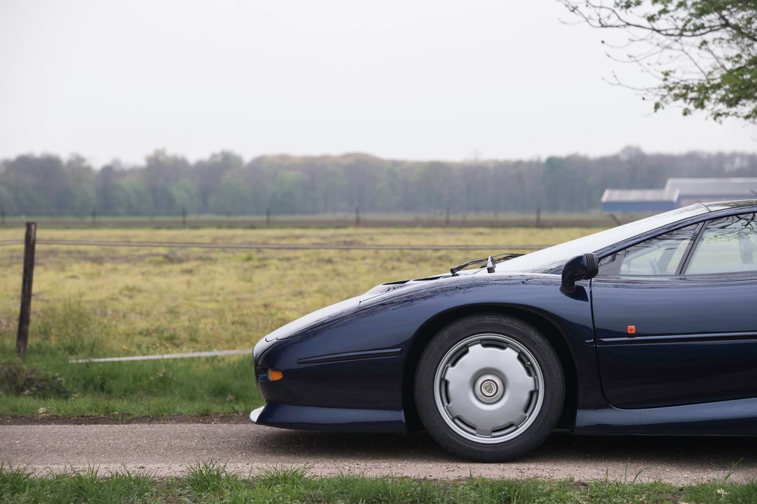 1993 Jaguar XJ220 - Image 23 of 31