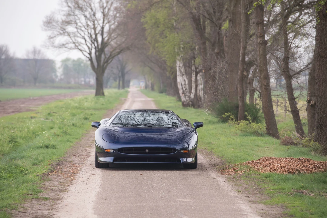 1993 Jaguar XJ220 - Image 14 of 31
