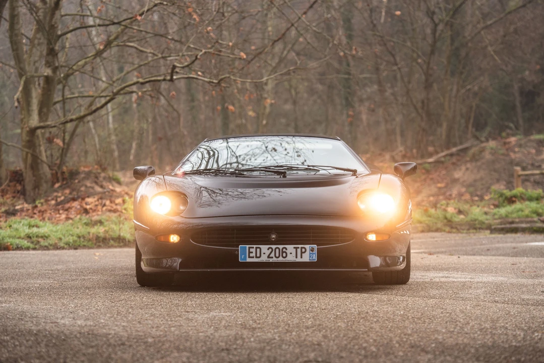 1993 Jaguar XJ220 - Image 9 of 31