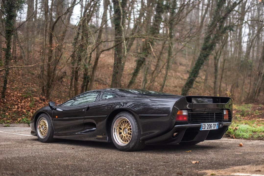 1993 Jaguar XJ220 - Image 18 of 31