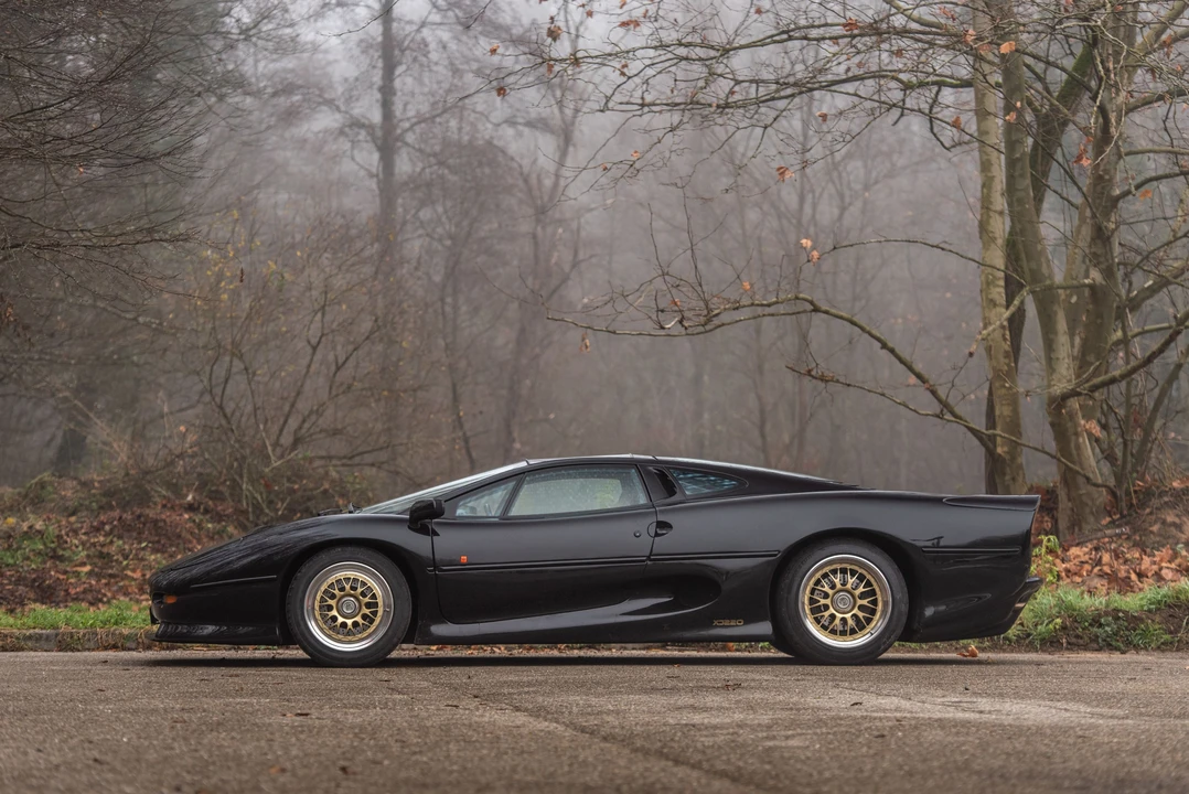 1993 Jaguar XJ220 - Image 16 of 31