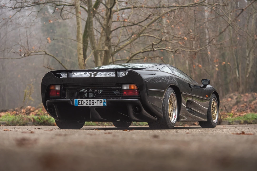 1993 Jaguar XJ220 - Image 12 of 31