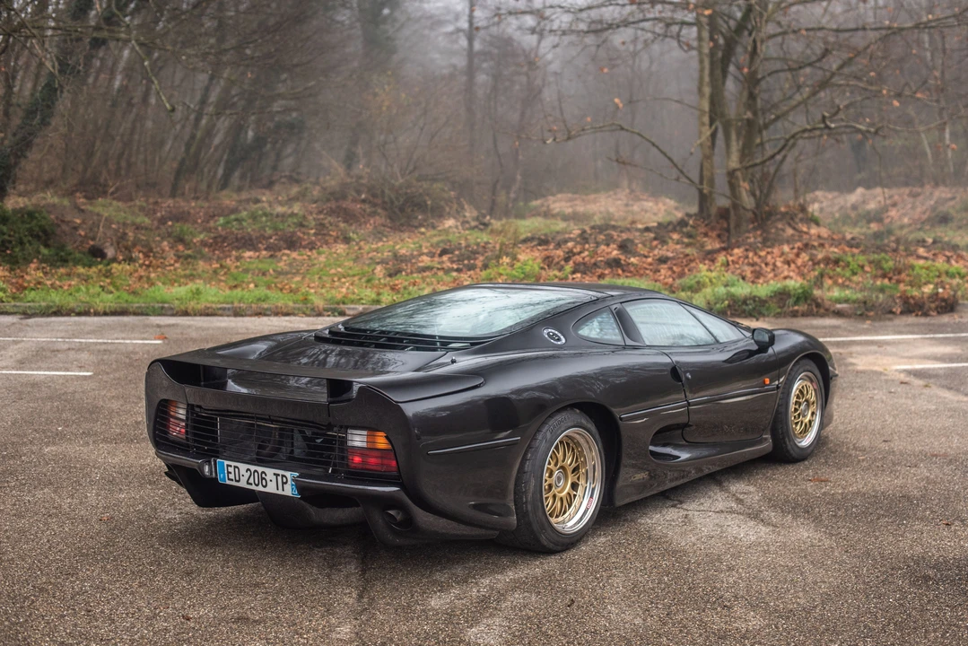 1993 Jaguar XJ220 - Image 10 of 31