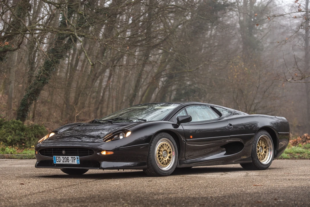 1993 Jaguar XJ220 - Image 2 of 31