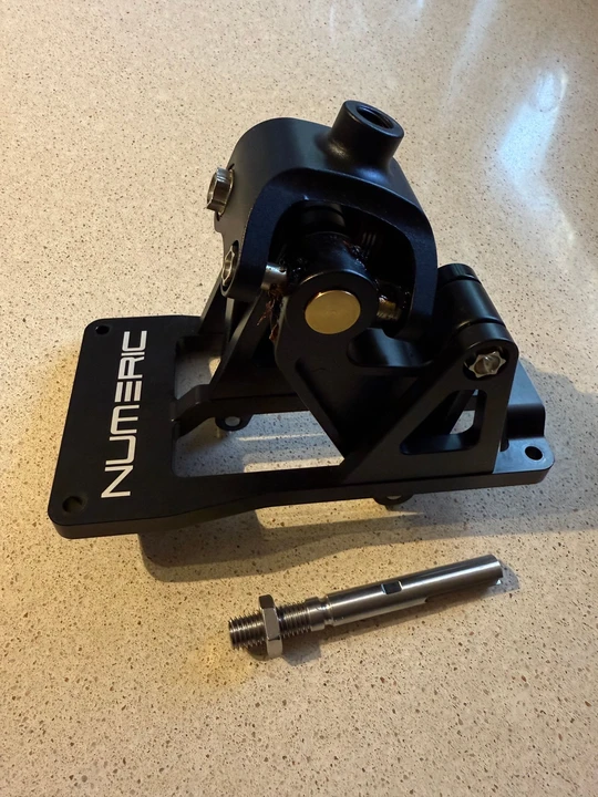 Parts & Memorabilia Gearboxes - Image 3 of 5