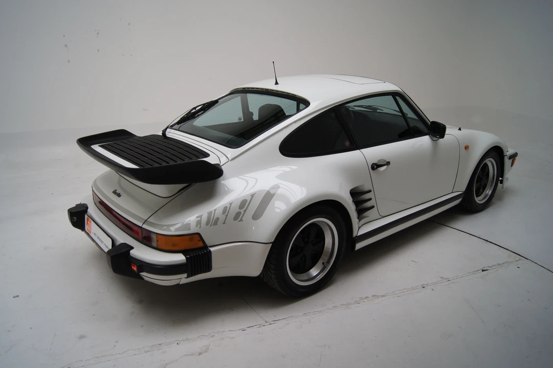 Porsche 930 Turbo - Image 7 of 27