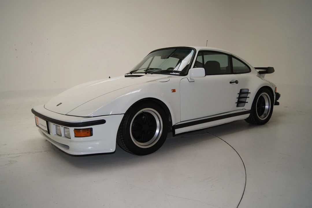 Porsche 930 Turbo - Image 1 of 27