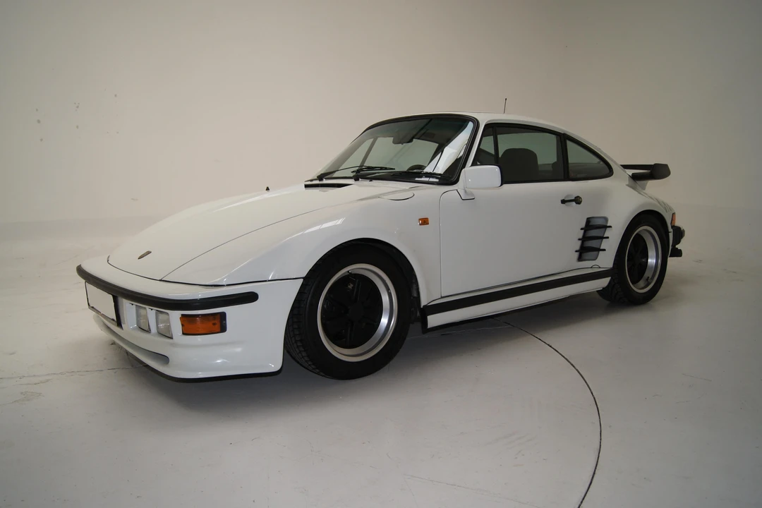 Porsche 930 Turbo - Image 2 of 27