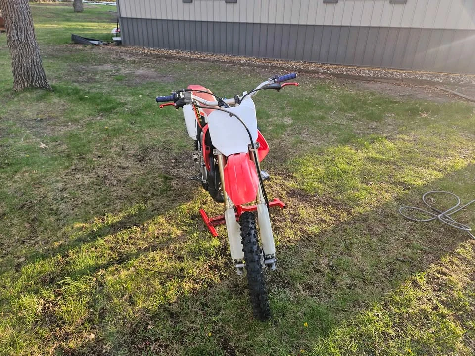 Honda CR - Image 3 of 5