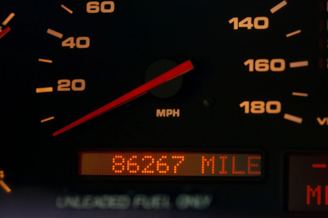 1989 Porsche 928 - Image 10 of 10