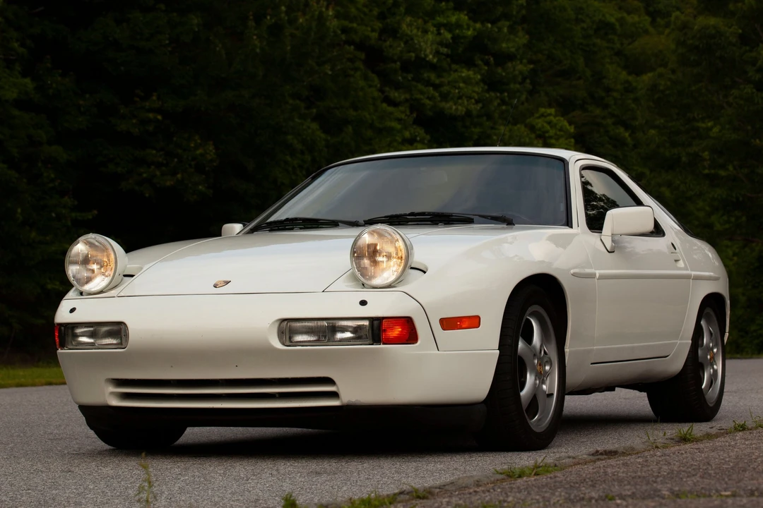 1989 Porsche 928 - Image 4 of 10