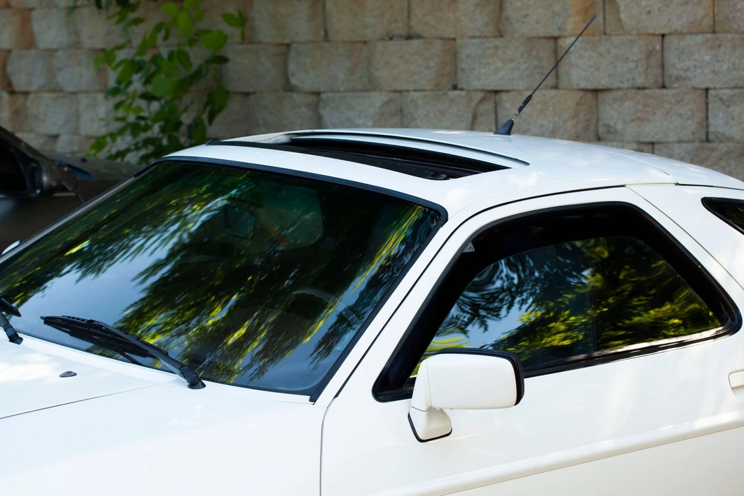 1989 Porsche 928 - Image 8 of 10