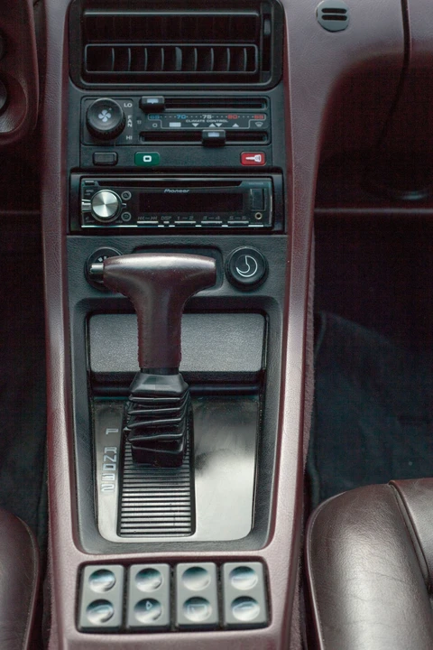 1989 Porsche 928 - Image 9 of 10