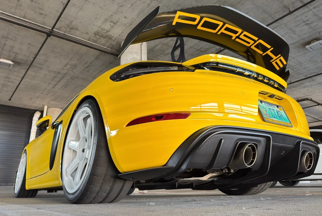 2016 Parts & Memorabilia Bodywork - Image 5 of 9