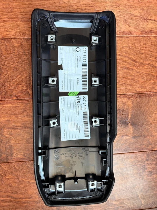2017 Parts & Memorabilia Seats & Interior - Image 3 of 3