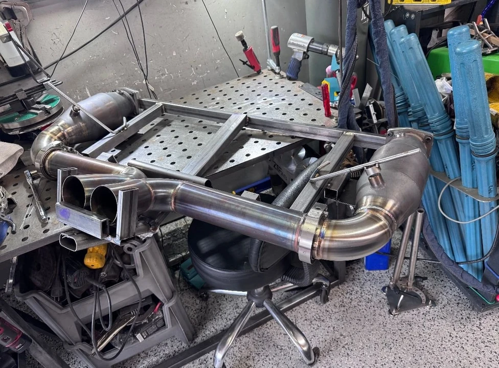 2009 Parts & Memorabilia Bodywork - Image 14 of 14