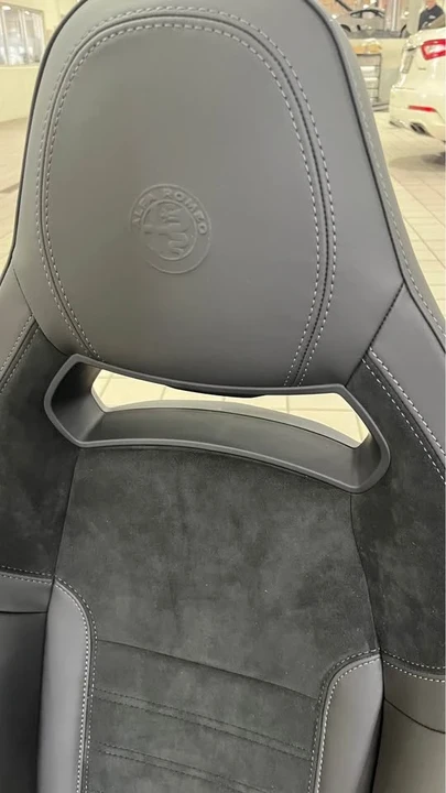 Parts & Memorabilia Seats & Interior - Image 7 of 9