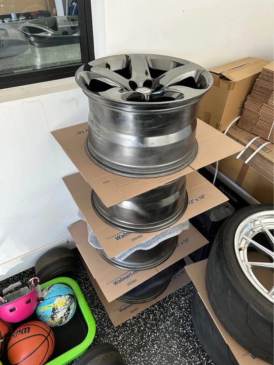 2014 Parts & Memorabilia Other Wheels - Image 2 of 2