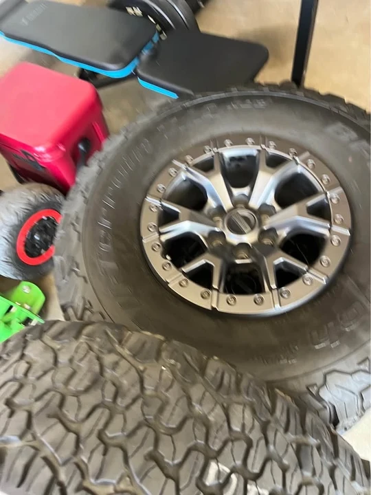 Parts & Memorabilia Other Wheels - Image 2 of 4
