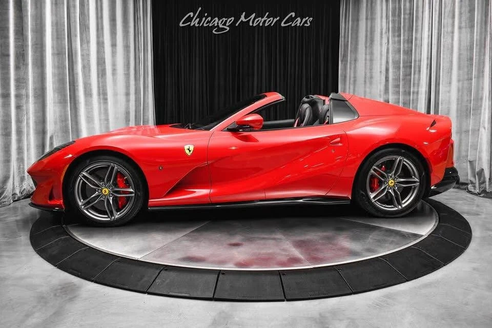 Ferrari 812 Superfast - Image 7 of 7