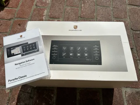 Porsche OEM Head Unit 955 Cayenne with CarPlay