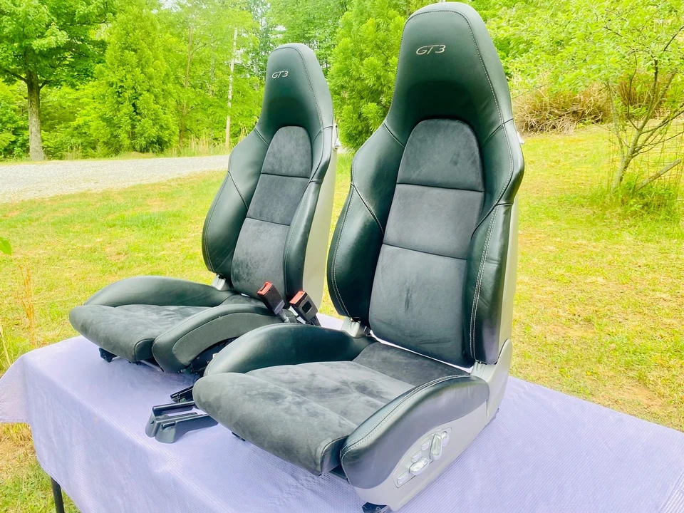 Parts & Memorabilia Seats & Interior - Image 16 of 17