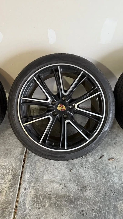 2018 Porsche 971 Panamera - Image 4 of 9