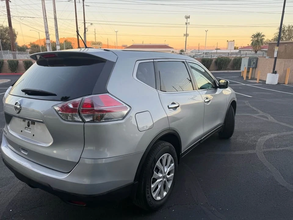 2015 Nissan Rogue - Image 5 of 9