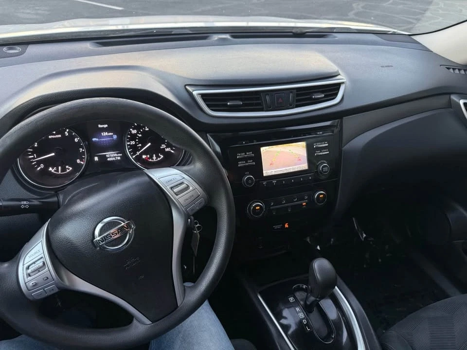 2015 Nissan Rogue - Image 8 of 9