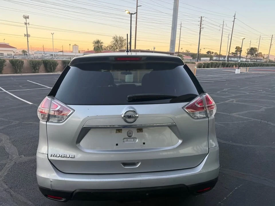 2015 Nissan Rogue - Image 4 of 9